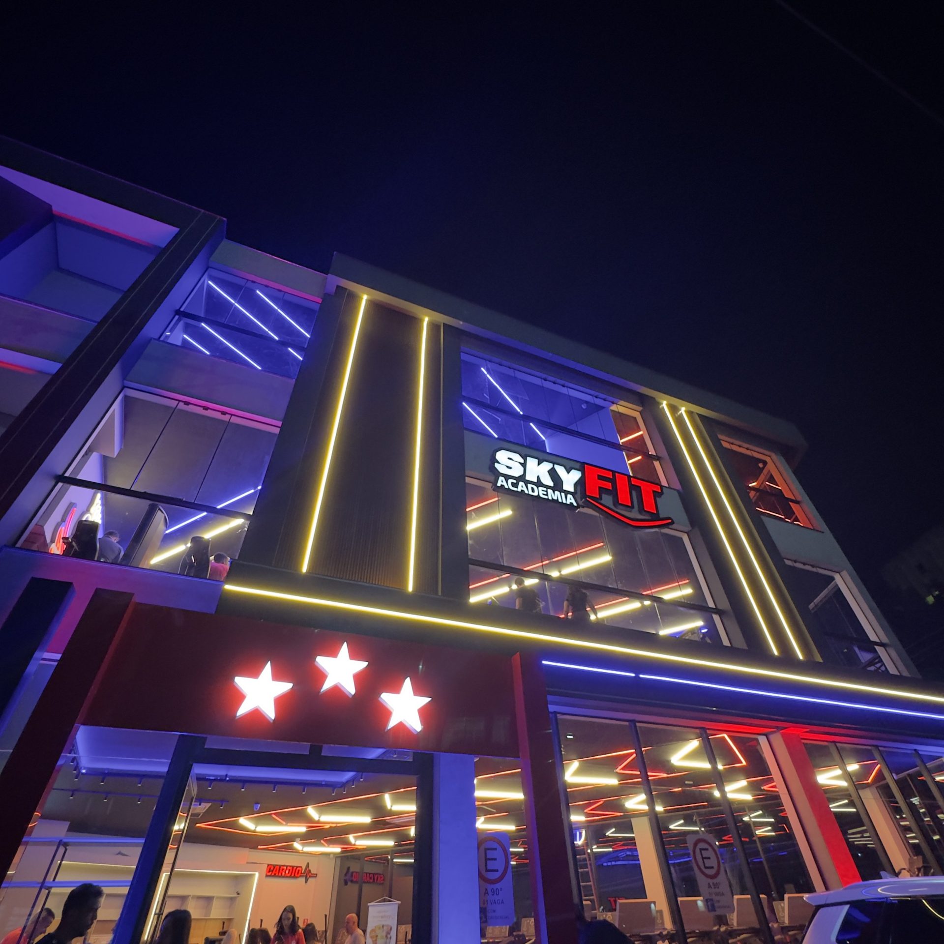 SkyFit inaugura nova unidade na Vila Formosa com estrutura moderna e equipamentos de última geração
