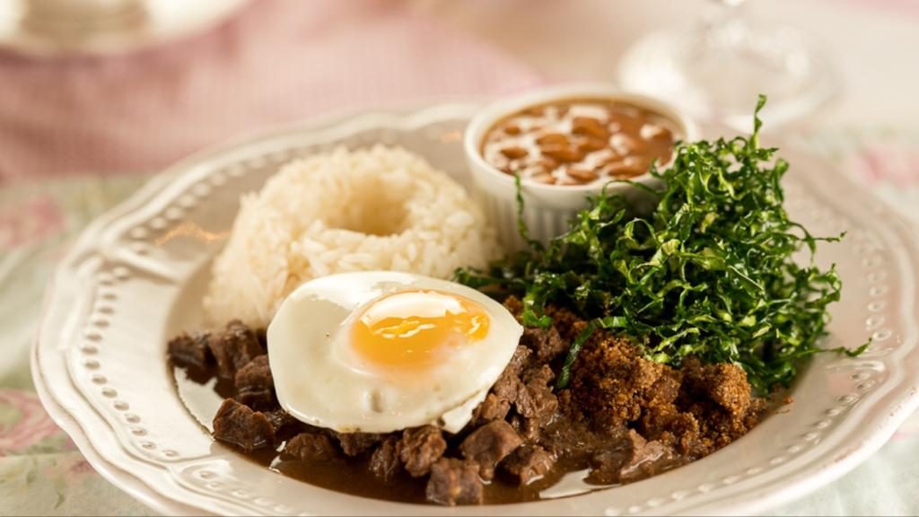 Conheça a gastronomia tradicional da cidade sem sair do bairro