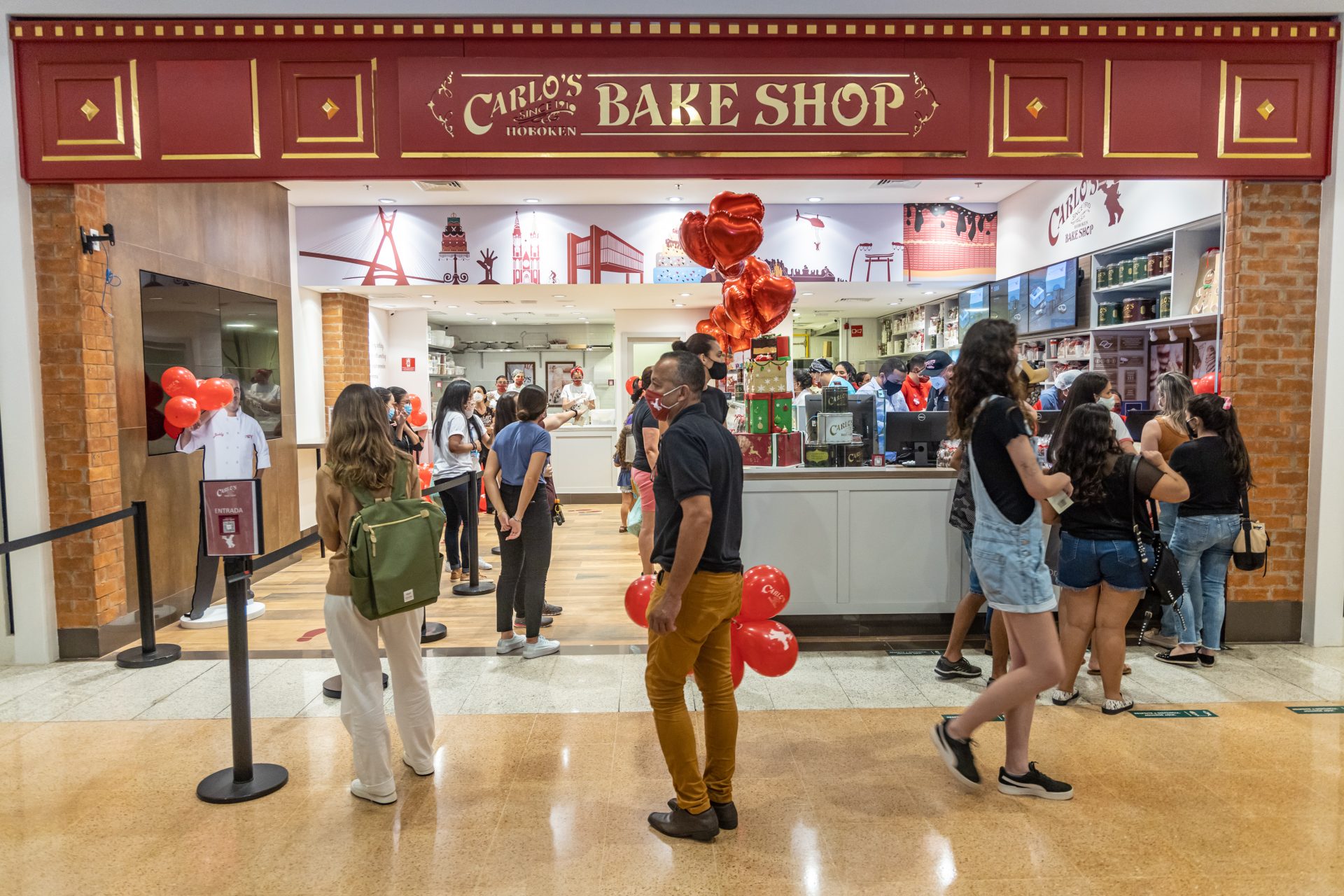 Carlo's Bakery inaugura no Shopping Anália Franco