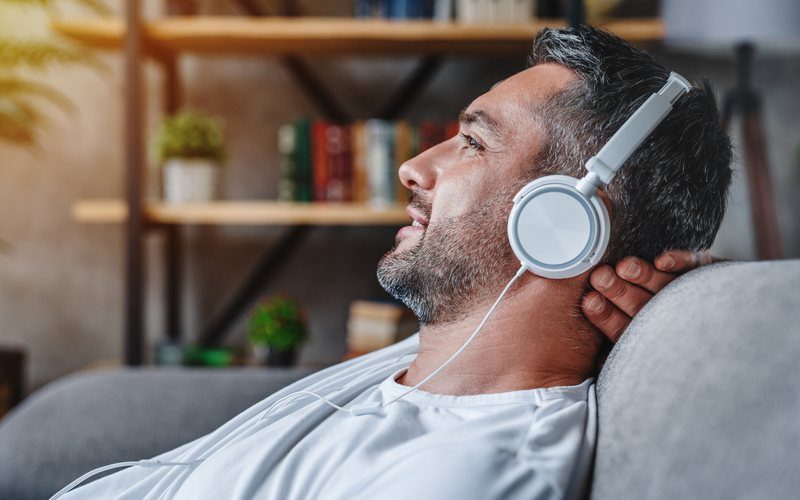 Escutar Música antes de Dormir pode atrapalhar o Sono