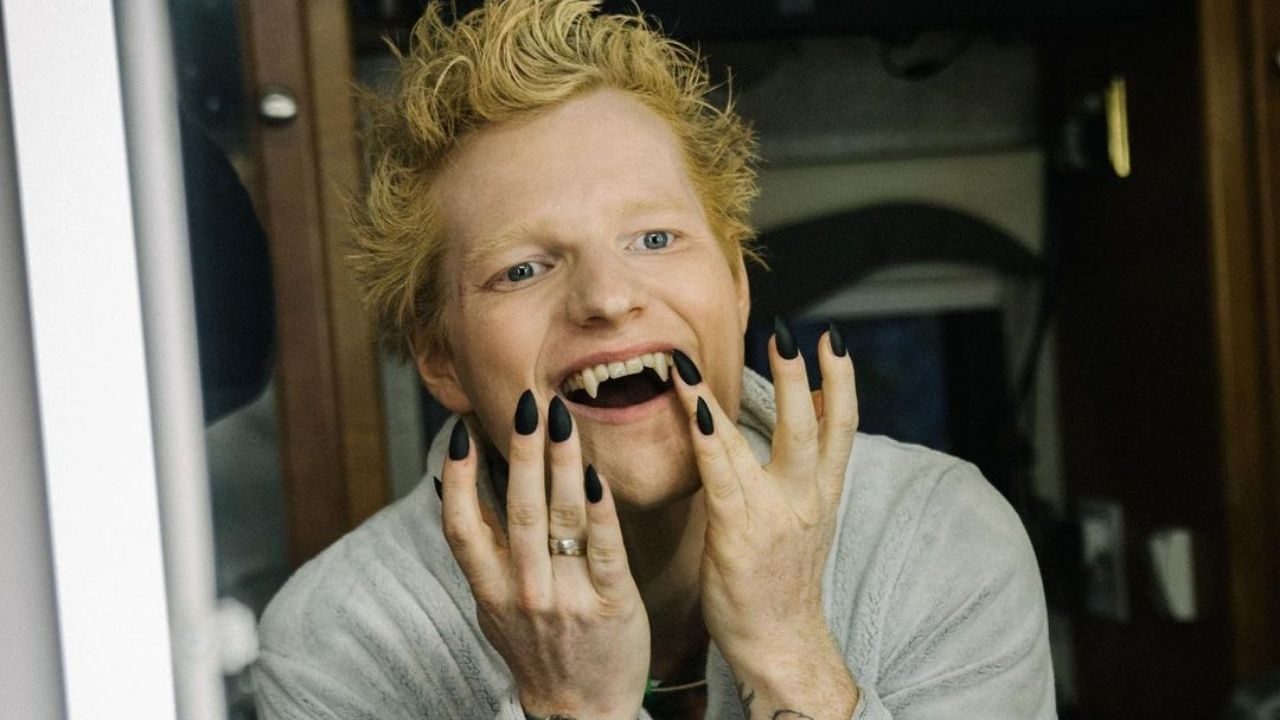 Ed Sheeran anuncia nova música 'Bad Habits' e divulga capa como vampiro
