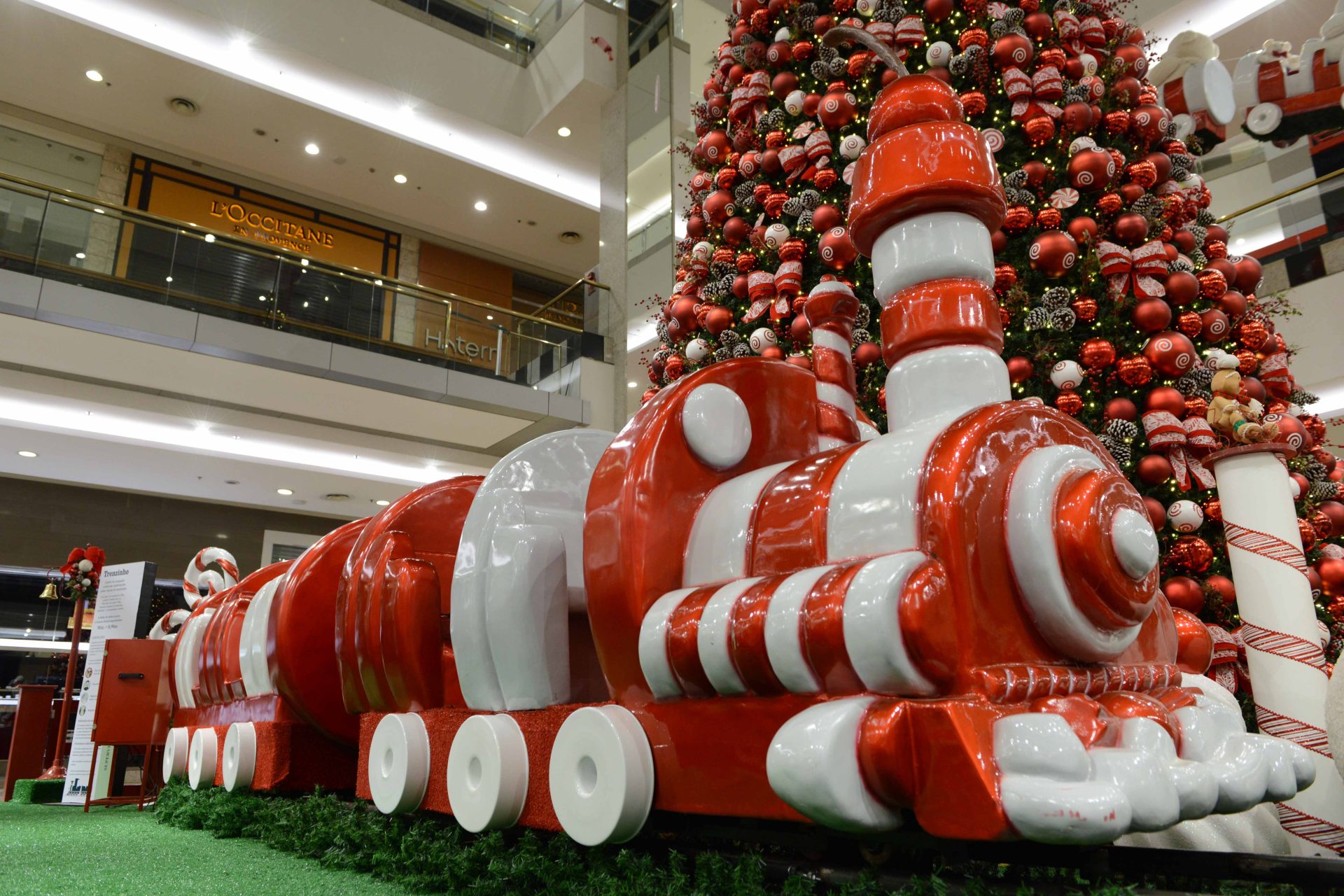 Parque dos Doces chega ao Shopping Anália Franco para celebrar o Natal