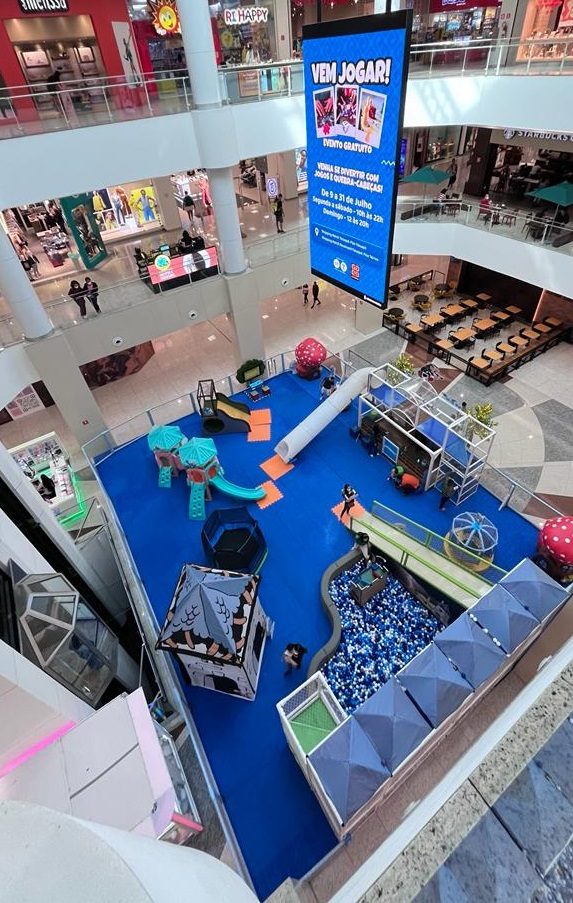 Aventura nas Alturas com os Smurfs chega ao Complexo Tatuapé