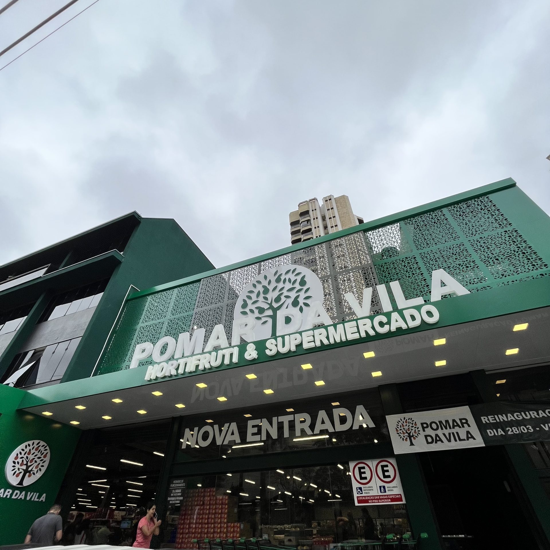 Supermercado Pomar Vip inaugura no Tatuapé