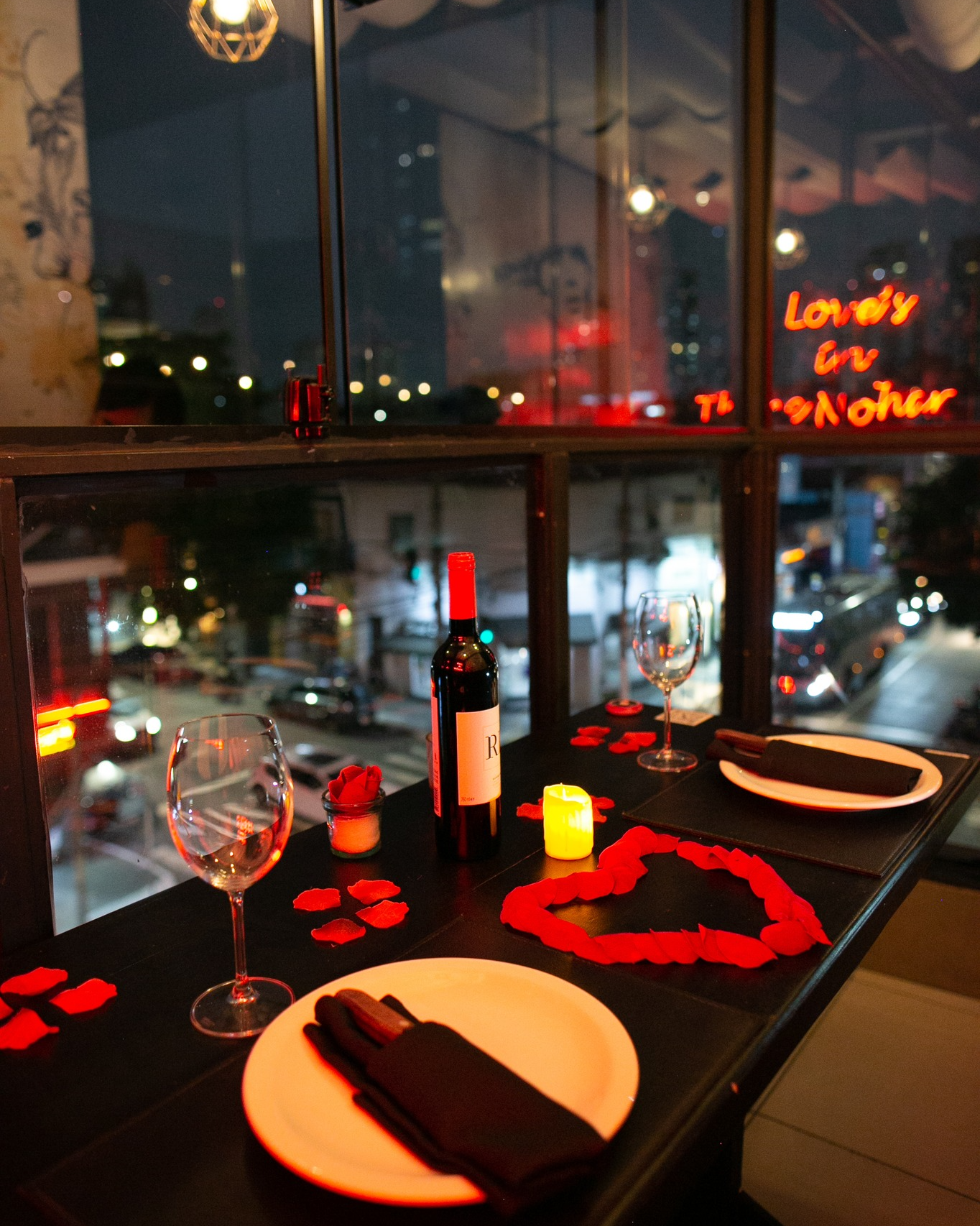 Nohar Steak House Oferece Espaço Exclusivo para Casais com Vista Panorâmica do Bairro