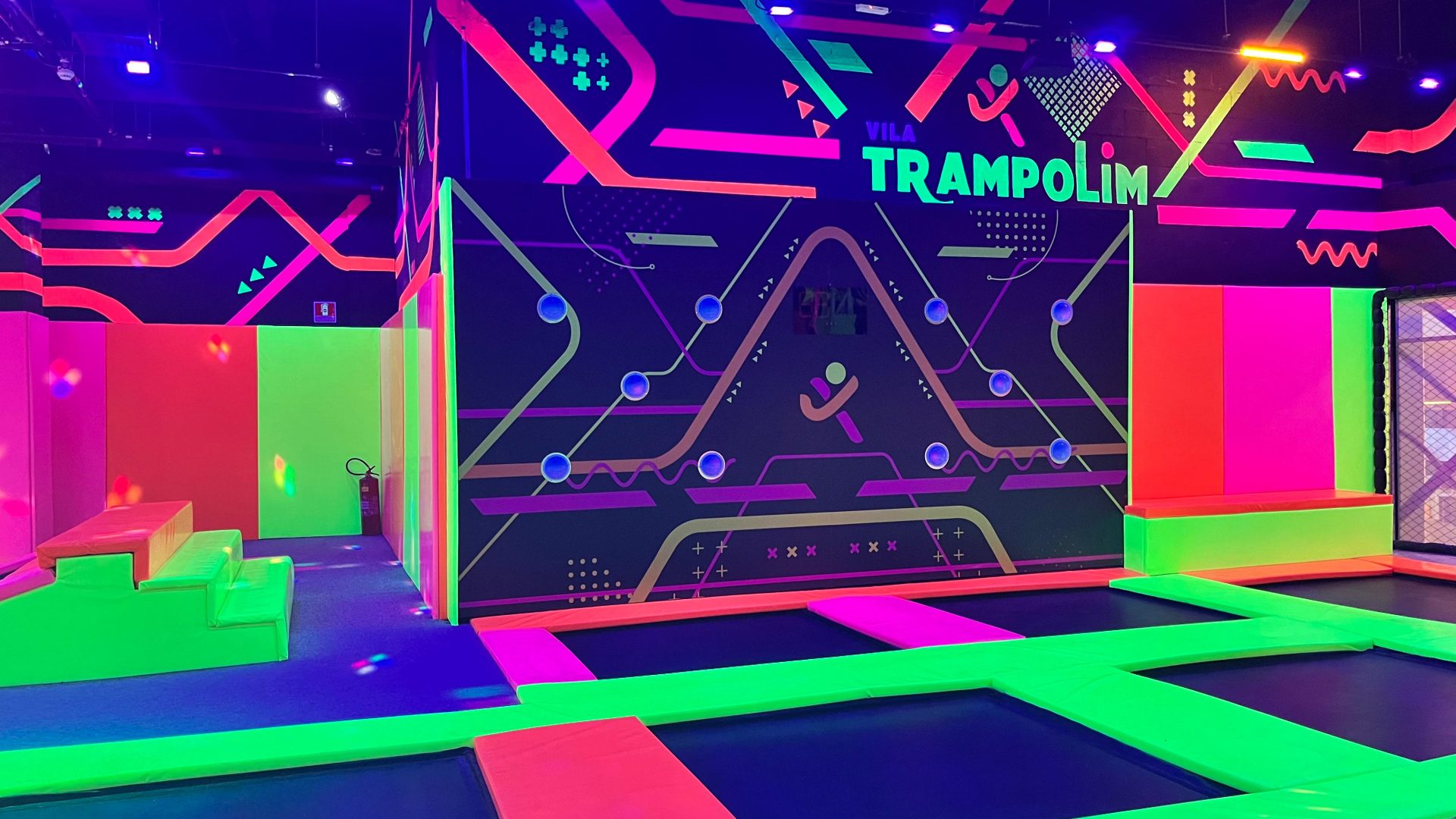 Shopping Anália Franco inaugura Vila Trampolim Park