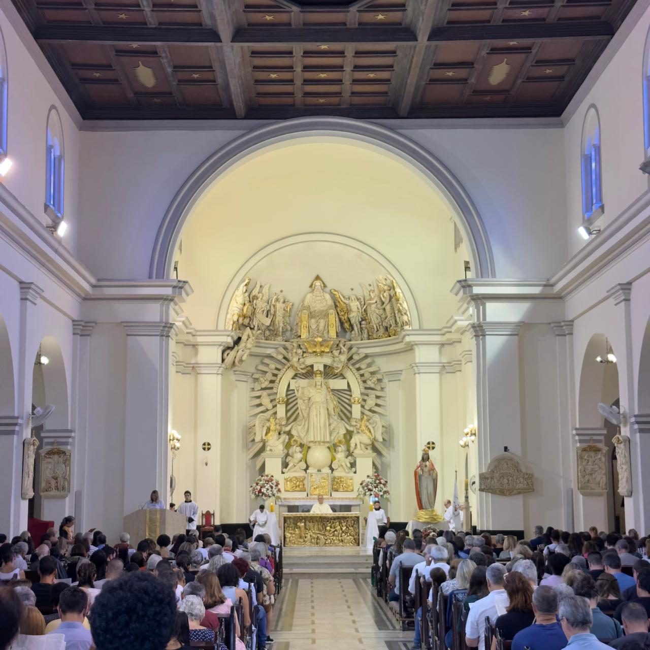 Tatuapé em Festa: 25ª Festa da Paróquia Cristo Rei é Sucesso de Público e Sabores na Rua Maria Eugênia