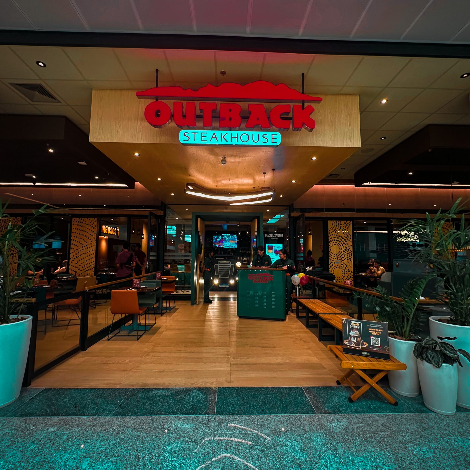 Outback Steakhouse consolida presença no Tatuapé com três unidades no bairro