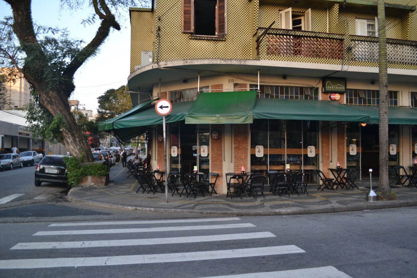 Copacabana Bar: o pedacinho do Rio que anima as noites do Tatuapé