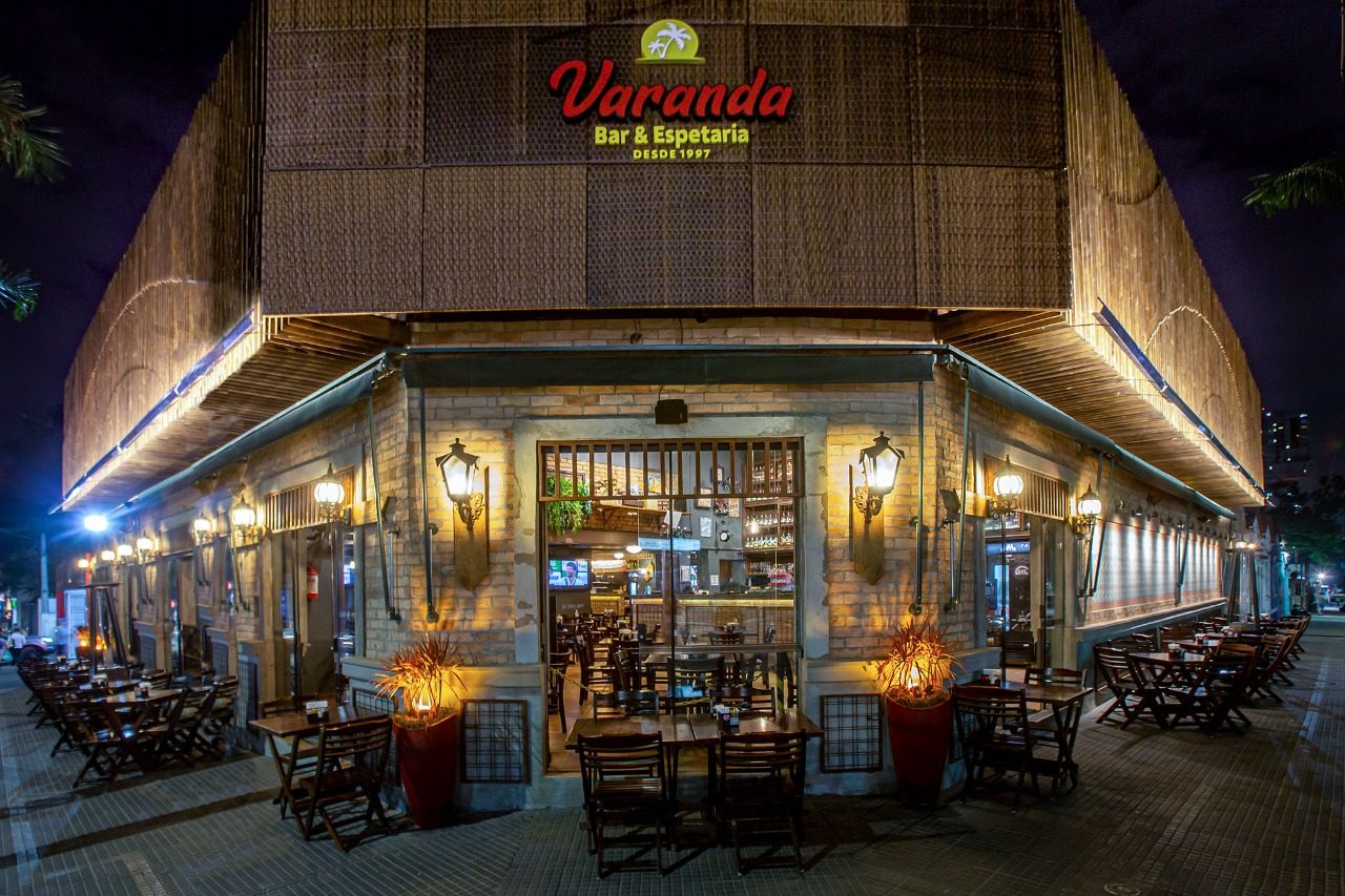 Varanda Bar Espetaria consolida tradição, boa gastronomia e clima animado no Tatuapé