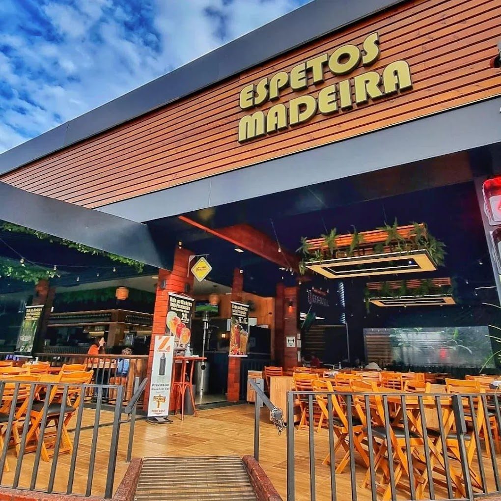 Espetos Madeira: tradição de churrasco e clima descontraído conquistam público no Tatuapé