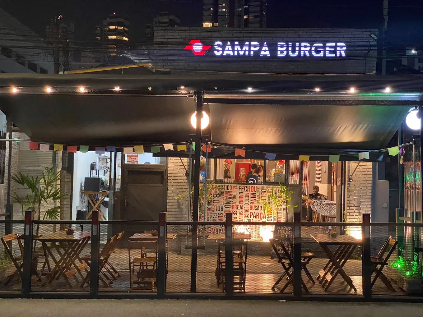 Já conhece a Sampa Burger? A hamburgueria do Tatuapé que transformou o hambúrguer artesanal em experiência