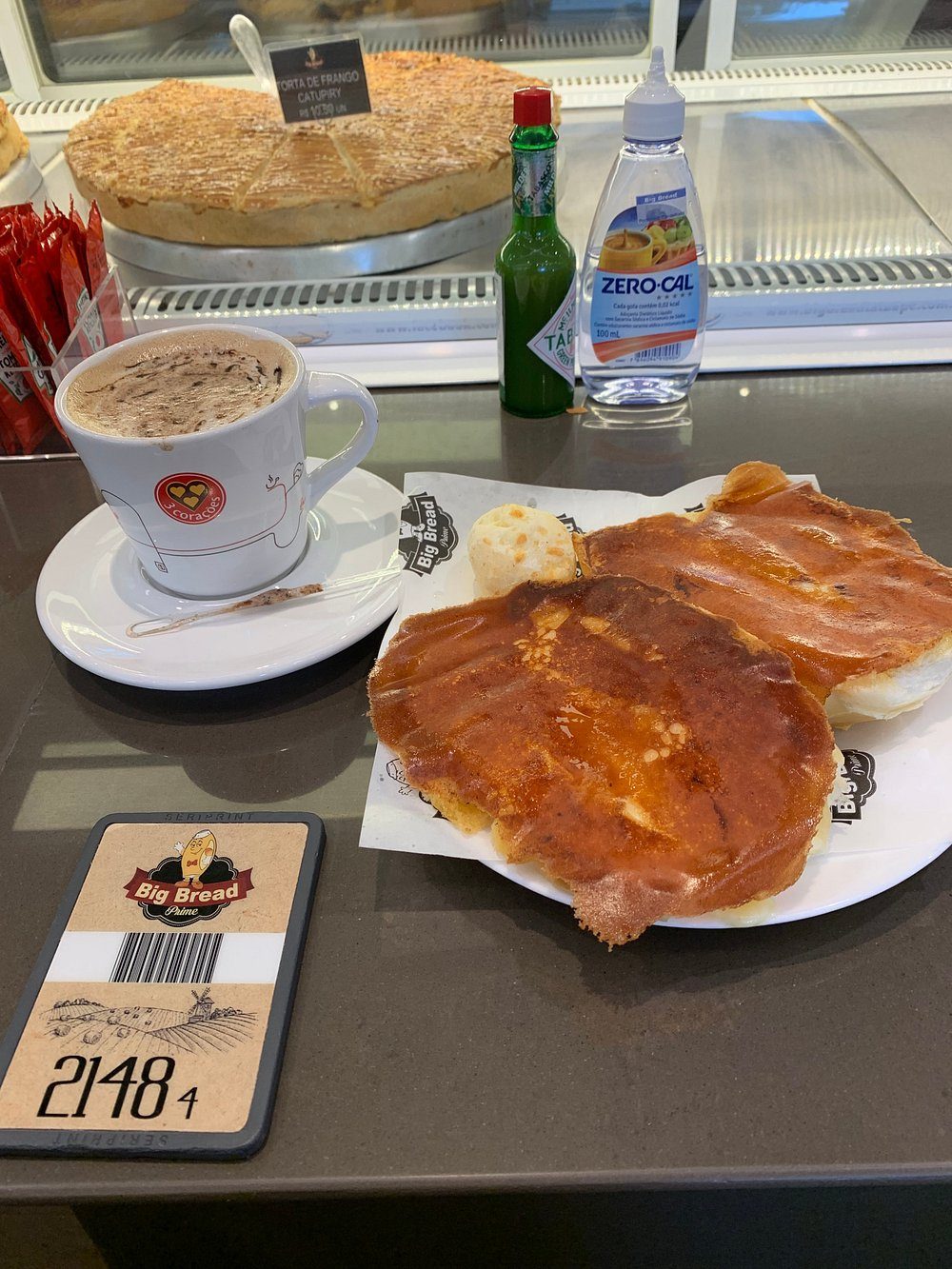 Do café da manhã ao jantar: conheça a Big Bread Prime, uma padaria completa no coração do Tatuapé