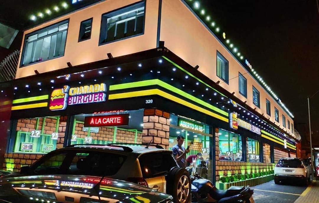 Charada Burguer: na Vila Formosa, o jantar vem acompanhado de videogame