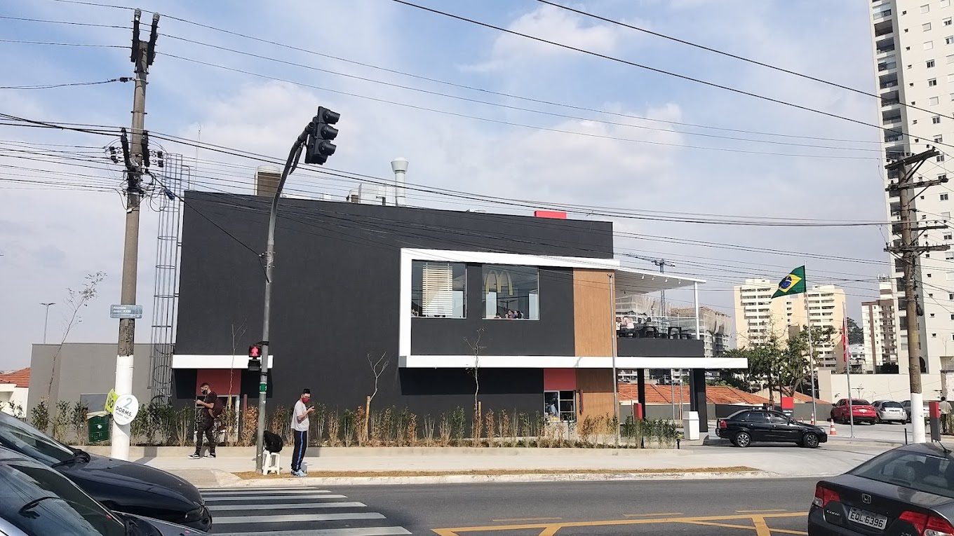 McDonald’s da João XXIII: um dos pontos conhecidos da Vila Formosa para matar a fome a qualquer hora