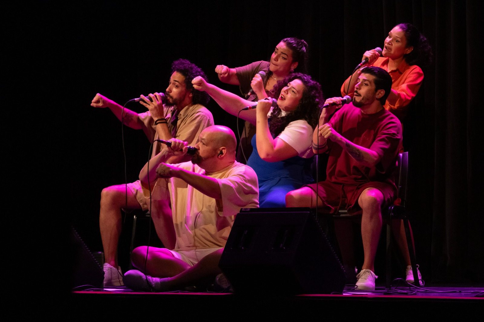 Grupo vocal A Liga Dura apresenta show a cappella no Teatro João Caetano